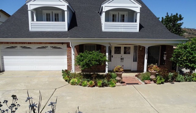 NEW! Comfortable - Sleeps 8 - Special Pricing for Extended Stays