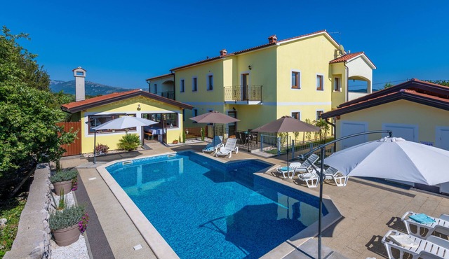 New! Complex of 3 apartments in the suburbs of Labin