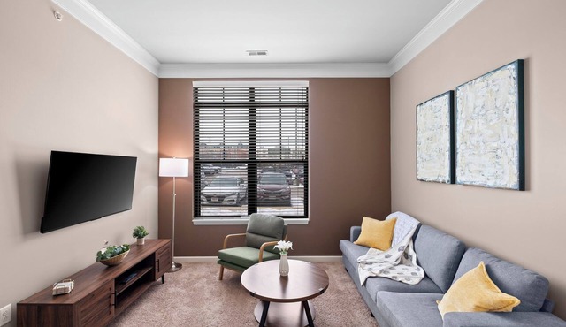 New Condo Near Barnes Hospital & WashU Med - King Bed + Free Parking