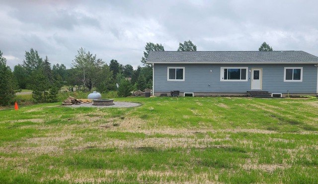 New constructed country home beautiful scenery and very quiet