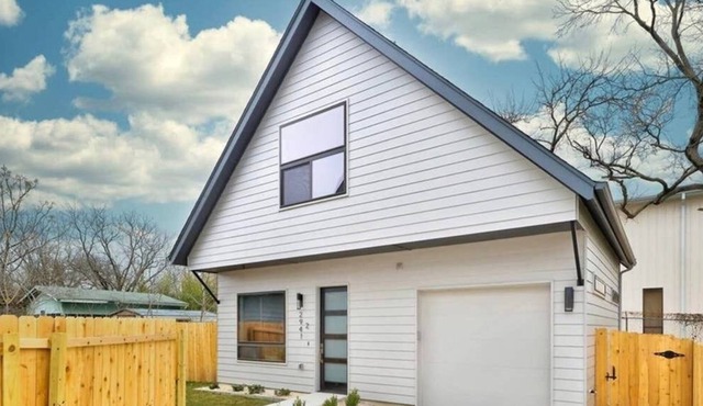 New Construction 2/2.5 Home - 5 minutes from downtown