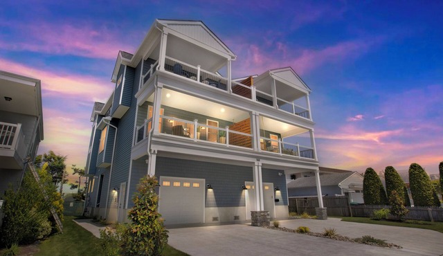 New Construction 3 Story Stunner - One block to beach, parks and shops