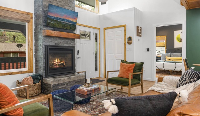 New Construction! 4BR/3BA Chalet+Loft+SPA