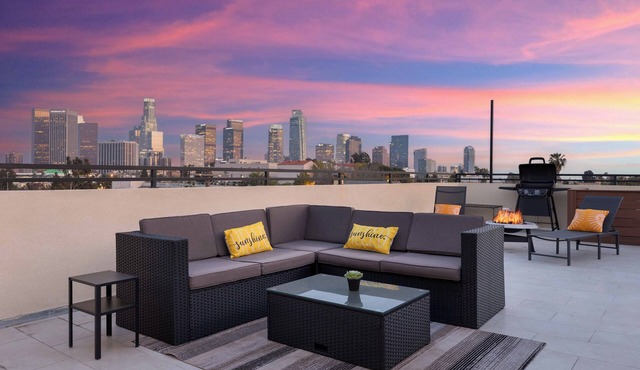 New Construction Elegantly furnished near Downtown & Hollywood