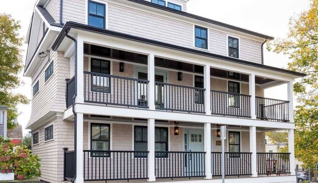 NEW CONSTRUCTION Entire Sancerre House in Newport’s Yachting Village