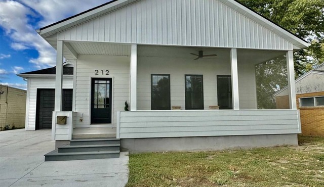 New Construction Home, 1 block to Legendary Surf District/Blocks to downtown