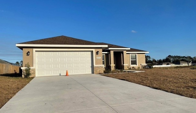 New construction home in Belleview convenient to both The Villages and Ocala.