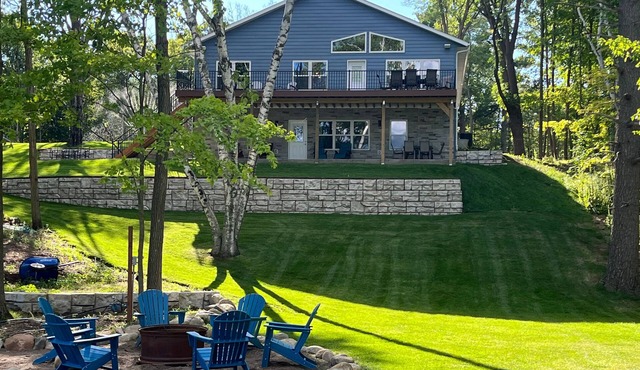 New Construction Lake House w/Private Beach on Knife Lake w/Pontoon Rental