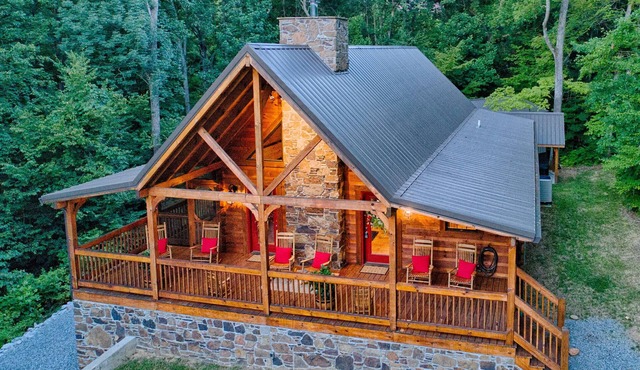 New Construction Log home, beautiful home with boat slip