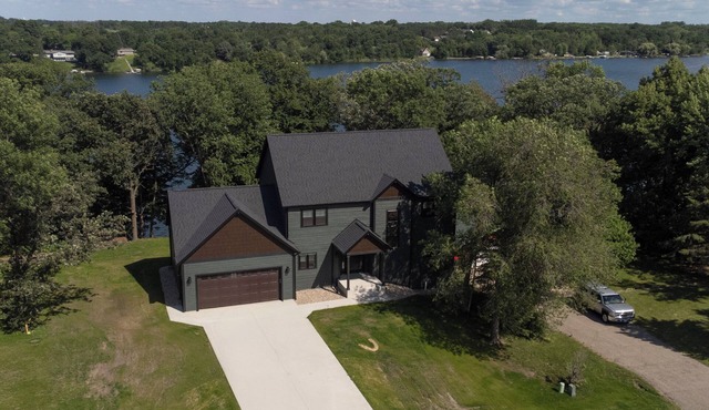 New Construction on Beautiful Lake Victoria! Close to town!