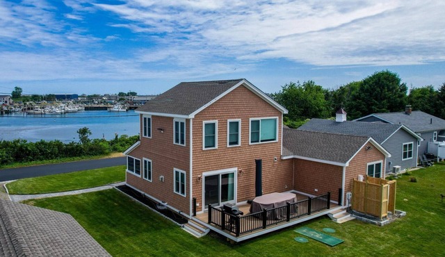 New Construction! Waterfront Rental on Great Island