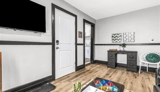 New! Contemporary 1BR Haven, Private & Pristine
