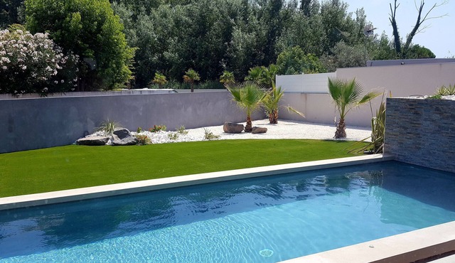 New contemporary villa with private pool 400 M from the sea
