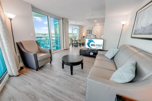 New Corner Suite 2BR, Direct Ocean and City Views