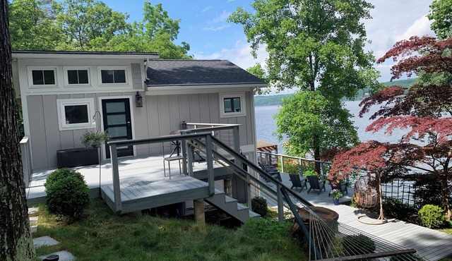 New cottage, close to Ithaca, hot tub, fireplace, waterfront, dock, sleeps 5