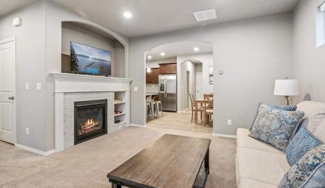 New Cottage Near Downtown, Beach & Skiing #124