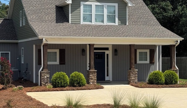 New Country Cottage, 3BR 2.5 BA, Ensuite Master on Main, Relax Rewind Repeat
