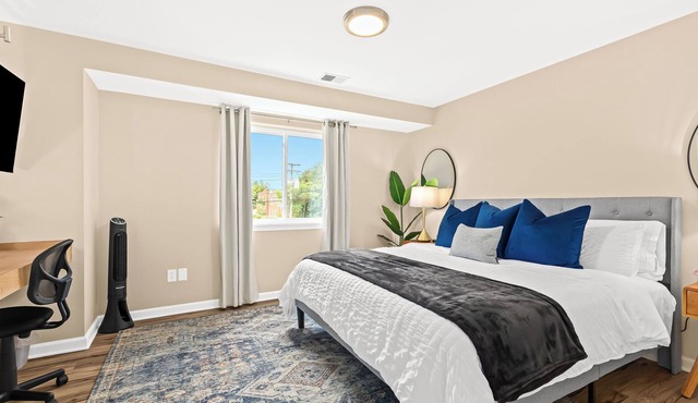 New! Cozy 1BR, Minutes to Roseville Downtown