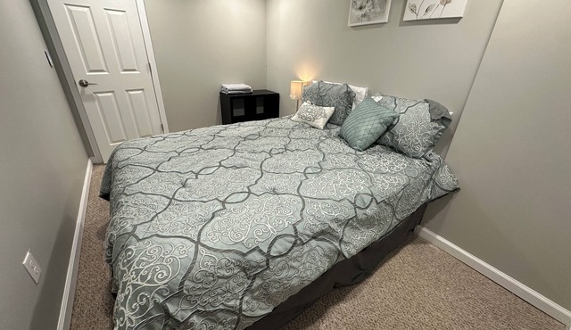 New Cozy 2-bedroom basement apartment with WiFi, AC in welcoming Piscataway