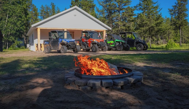 NEW Cozy 2-bedroom cabin in delightful Lake George/Laporte with WiFi and AC