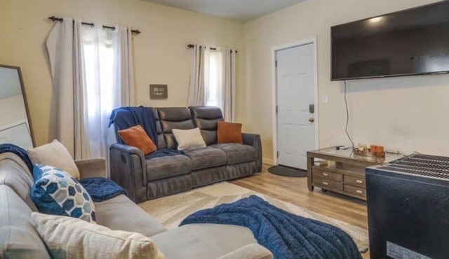 NEW! Cozy Adventure Filled Escape Free parking