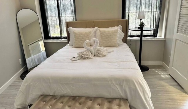 NEW Cozy Apt Bright + Modern W/D