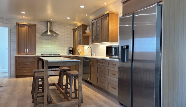New Cozy Bluffdale Stay -Sleeps 4-Quiet, Patio, Full Kitchen, Near Freeway