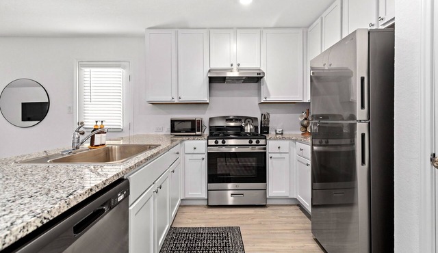 NEW Cozy Casita near Downtown