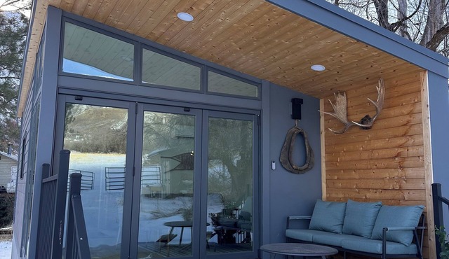 New cozy Chalet in the mountains only 15 minutes from Springville