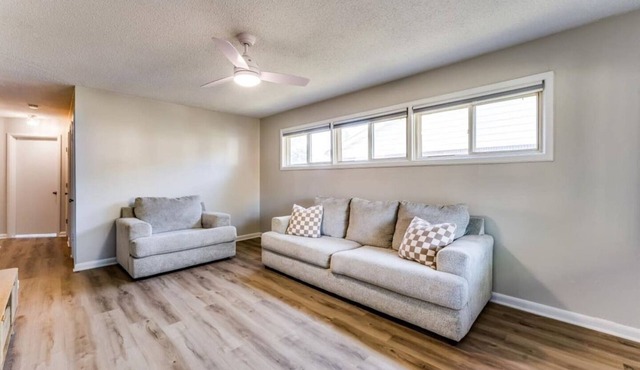 NEW cozy & clean Derby Bungalow!