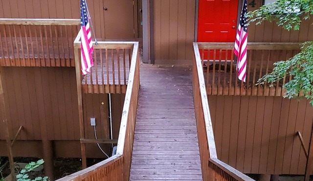 NEW Cozy Condo I-4 @ Beautiful Lake Cumberland - perfect family getaway!