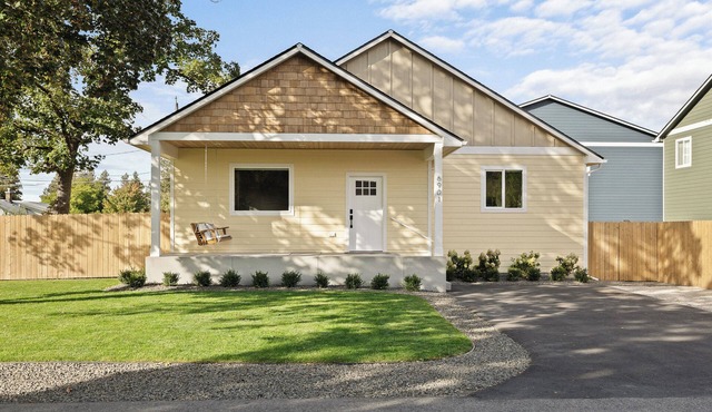 New! Cozy Cottage in Spokane Valley