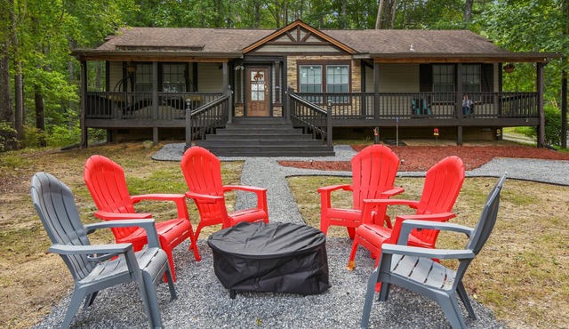 NEW! Cozy Cove Escape - Lakeside Retreat