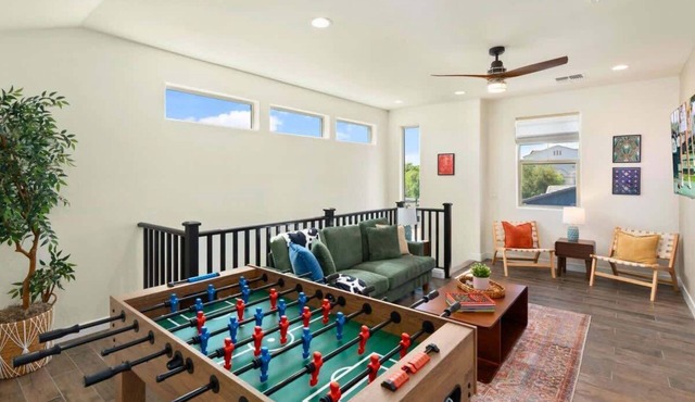 *NEW* Cozy Desert Oasis! Pool, Spa, Foosball!