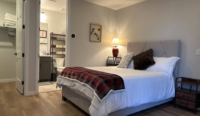 New Cozy Fully Furnished Studio Lone Tree