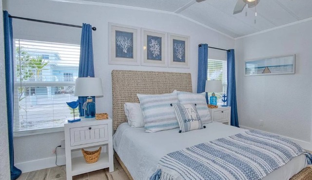New Cozy getaway on waterfront in Key Largo! Bring your own boat!