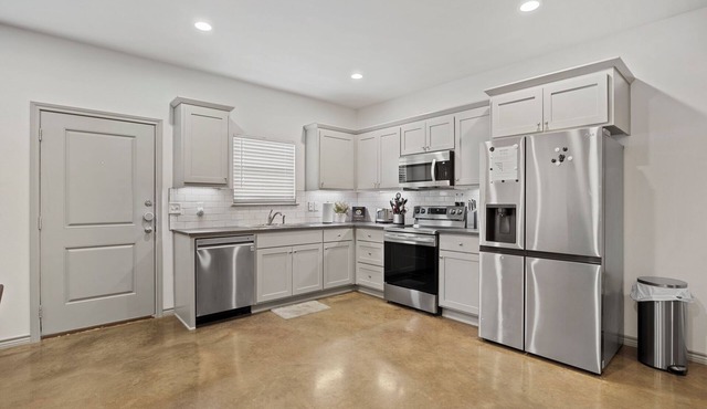 New Cozy, Hidden 2BR/1BA Nest in Lindale, Texas