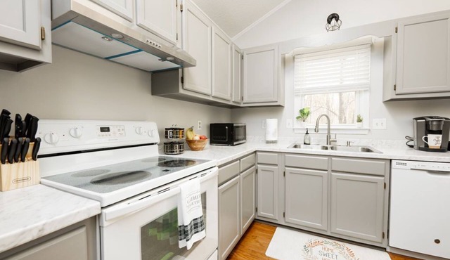 New Cozy home Triad's GEM