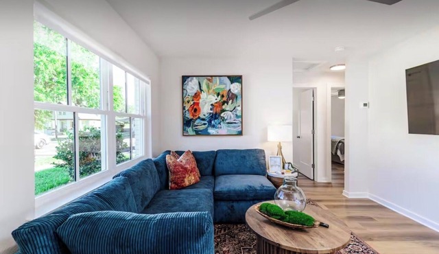 New Cozy Lake Hollingsworth flat in the heart of Lakeland 2 bedroom 1 bath