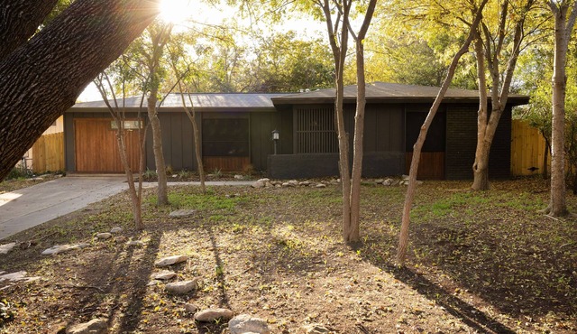 NEW! Cozy Modern Home Near Med Center + Airport
