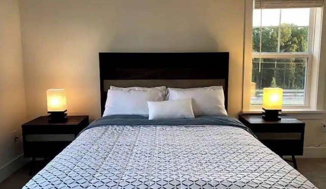 NEW! Cozy Modern Townhouse Minutes from RDU & RTP