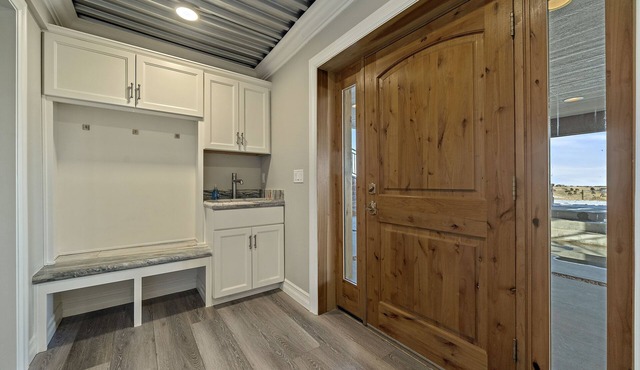 NEW! Cozy, private 2 bedroom apartment outfitted on 46 acres with views!