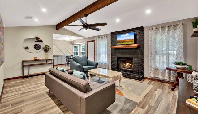 New! Cozy Retreat Located 15 minutes to Waco