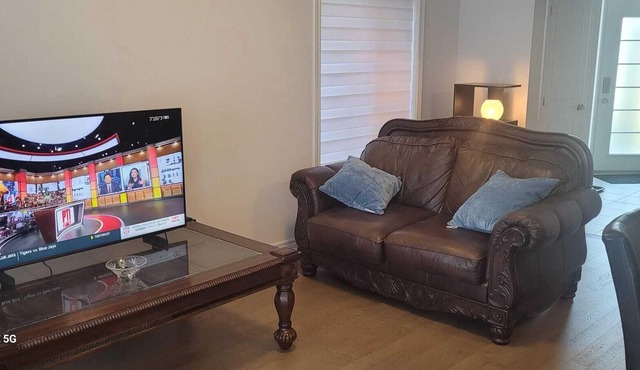*NEW*Cozy Retreat Near 403