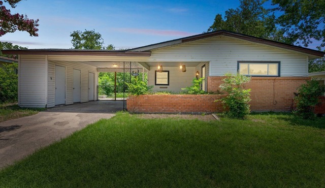 NEW! Cozy Temple Home | Fenced Yard & Wi-Fi