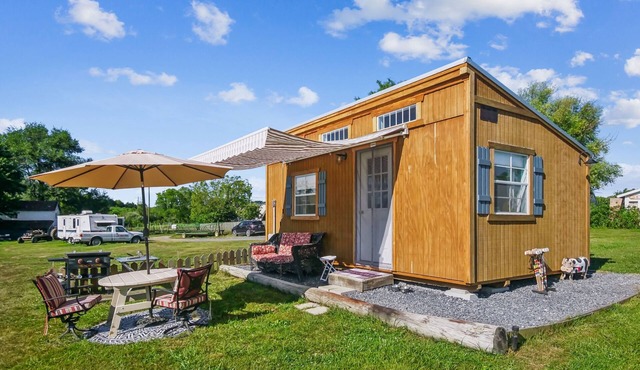 NEW! Cozy Tiny Home Retreat on Shenandoah Valley Farm