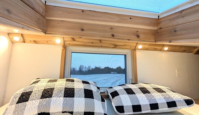 NEW Cozy Tiny House Retreat in Tranquility - 1 hour north of Toronto