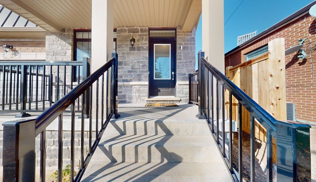 New custom built 3 BDR house in Toronto