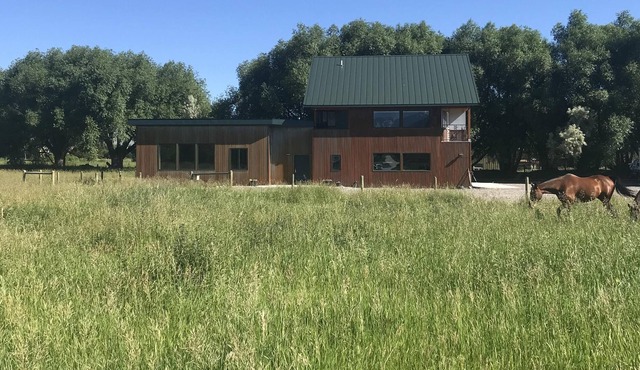 New! Custom built Blue Pine Guest House