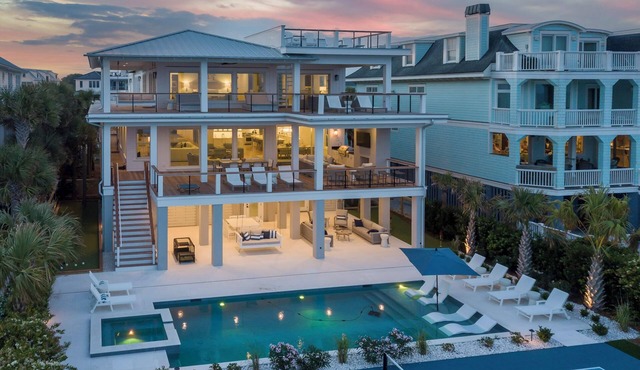 NEW CUSTOM HOME 620 Ocean Blvd. Now booking! Pickleball, Bocce Ball, Putting Green, Pool/Spa